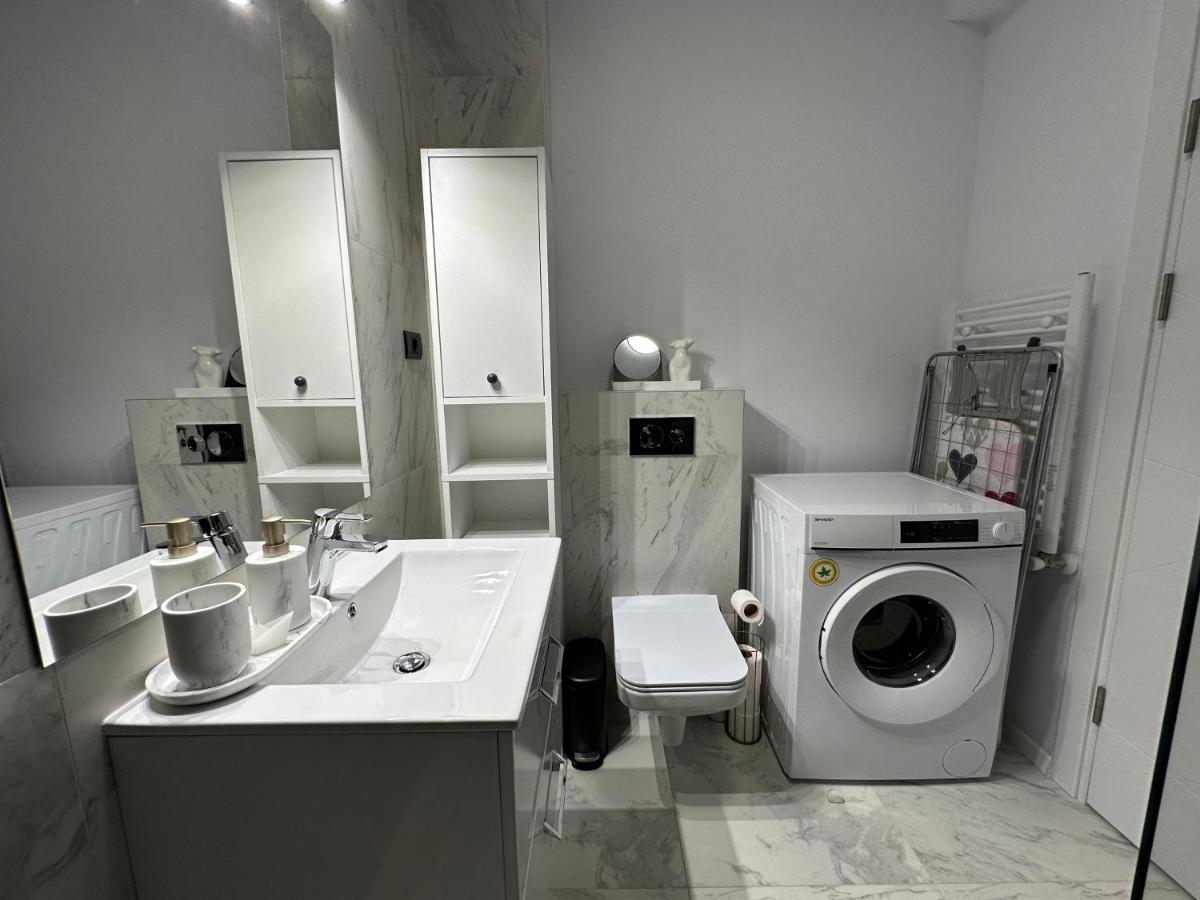 Studio303 By Allegio: Mamaia'S Seaside Luxury Near Finest Clubs & Beaches Exterior foto